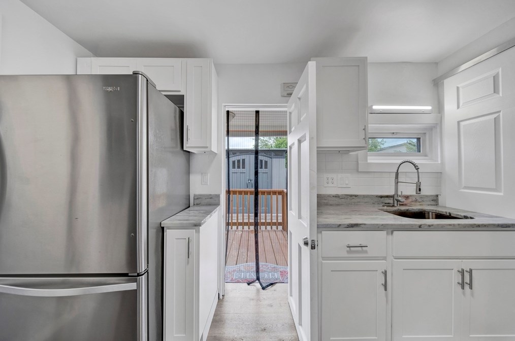 339 Abbott St, Springfield MA  01118-1601 exterior