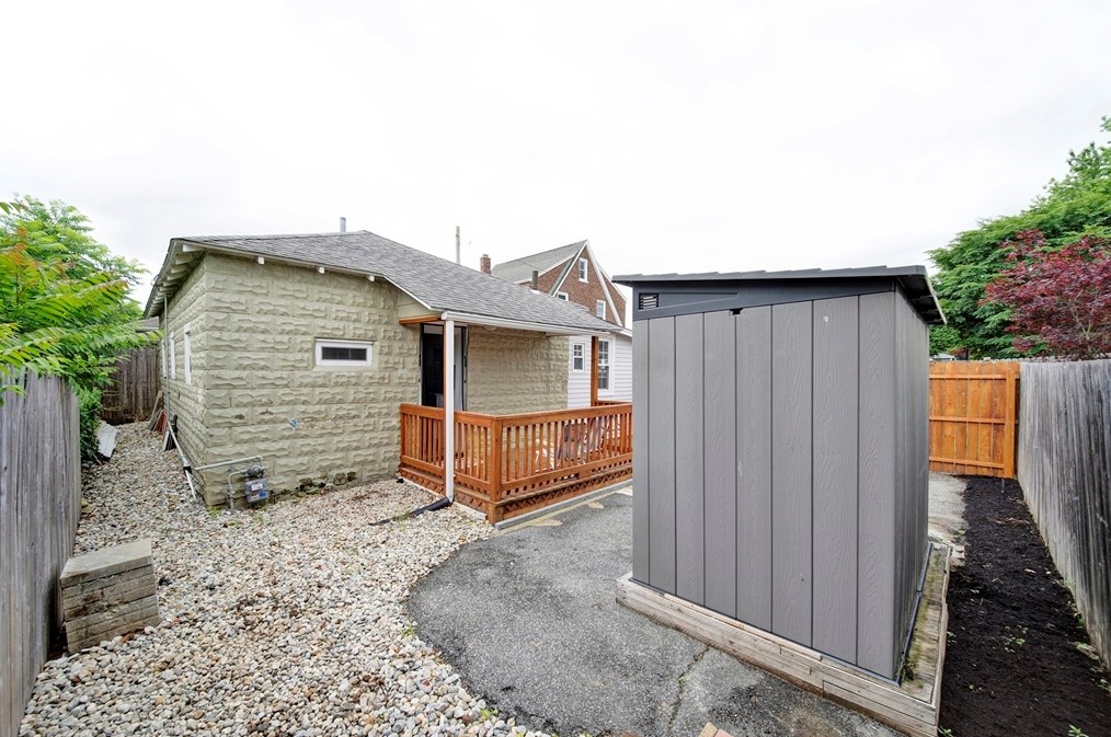 339 Abbott St, Springfield MA  01118-1601 exterior