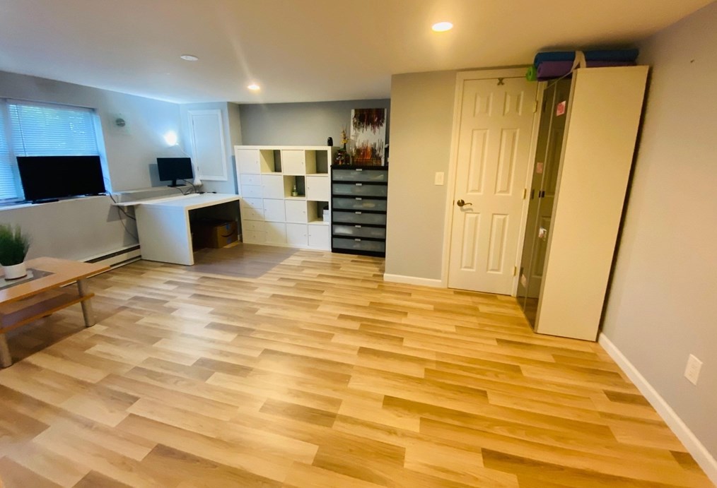 5 Circle Dr, Wilbraham MA 01095-1853 exterior