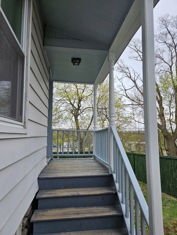 117 Illinois St, Worcester MA  01603-2643 exterior