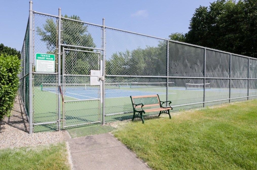 106 Pine Grove Dr, South Hadley MA  01075-9600 exterior