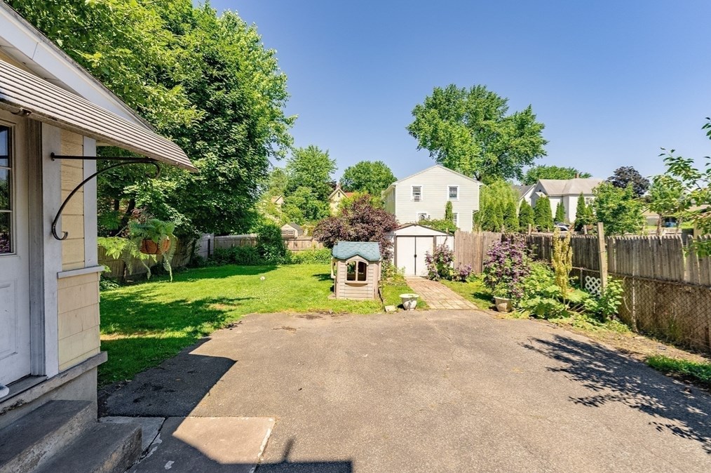 42 George St, West Springfield MA 01089-3414 exterior