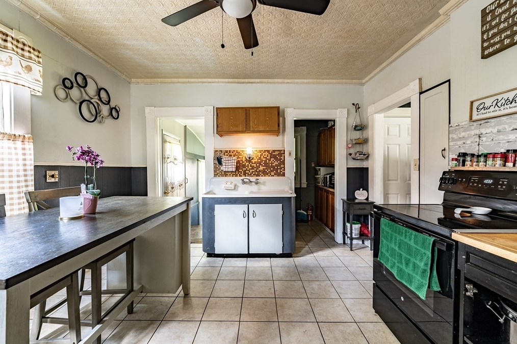 42 George St, West Springfield MA 01089-3414 exterior