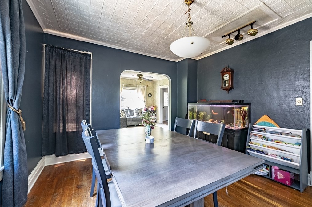 42 George St, West Springfield MA 01089-3414 exterior