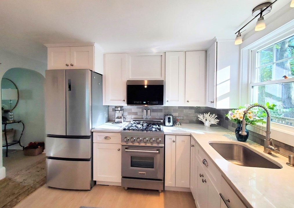 20 Surrey Ln, Harwich MA 02645-3116 exterior