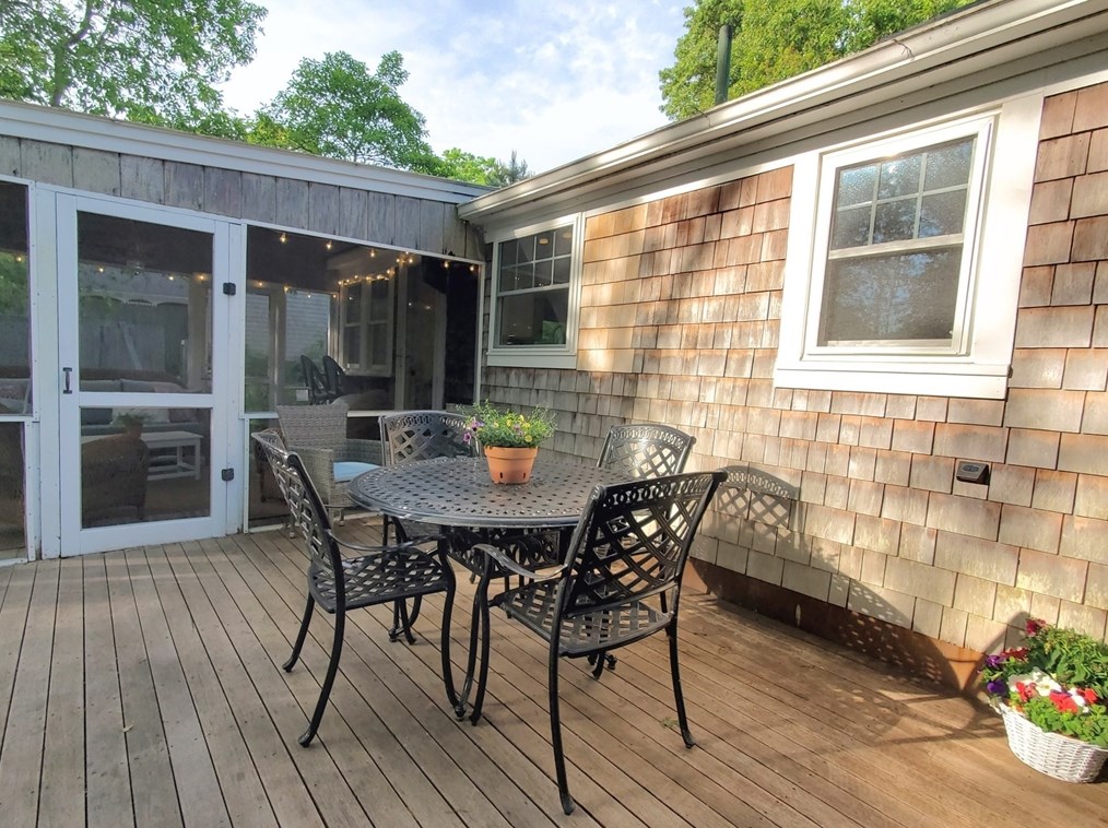 20 Surrey Ln, Harwich MA 02645-3116 exterior