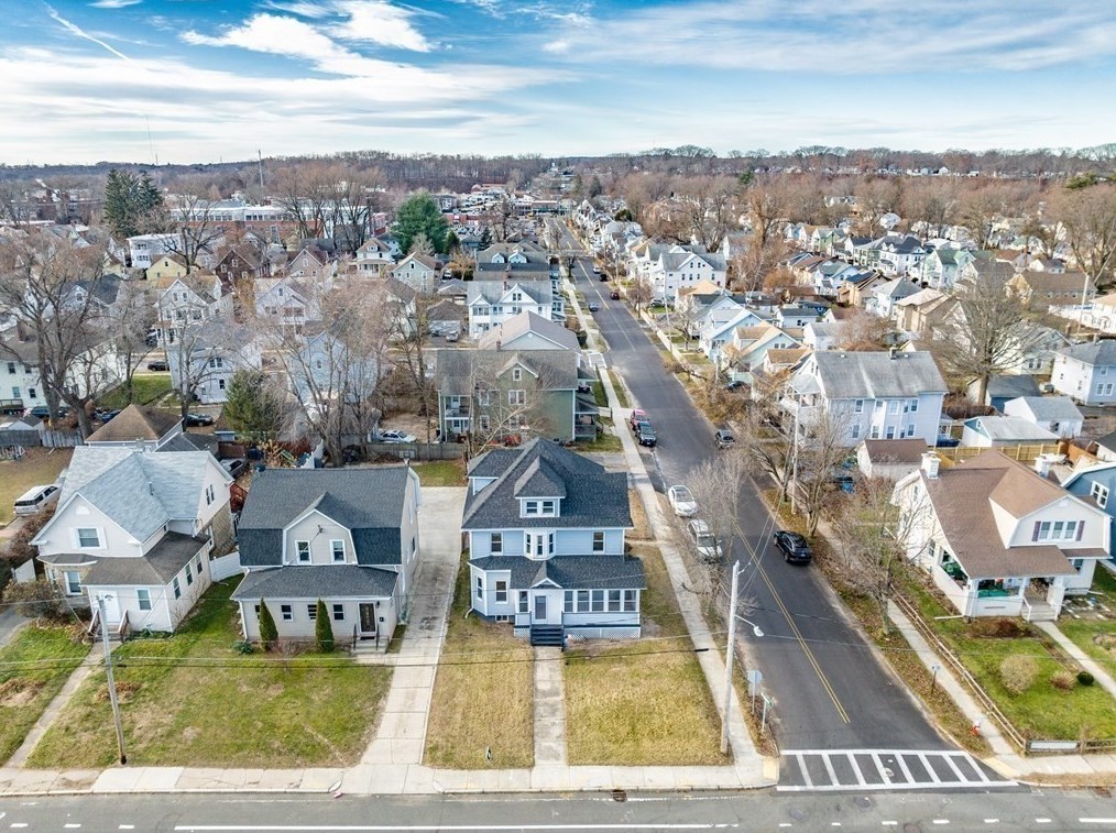 80 Riverdale St, West Springfield MA 01089-4619 exterior