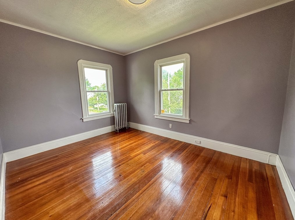 80 Riverdale St, West Springfield MA 01089-4619 exterior