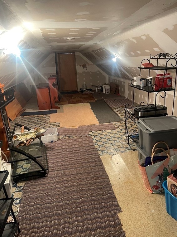 2020 Lakeview Ave, Dracut MA 01826-3272 exterior