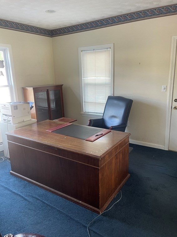 2020 Lakeview Ave, Dracut MA 01826-3272 exterior