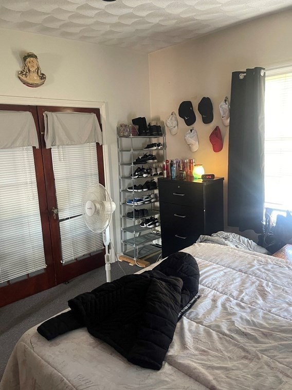 2020 Lakeview Ave, Dracut MA 01826-3272 exterior