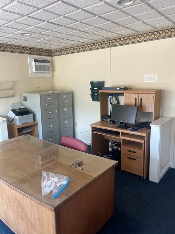 2020 Lakeview Ave, Dracut MA 01826-3272 exterior