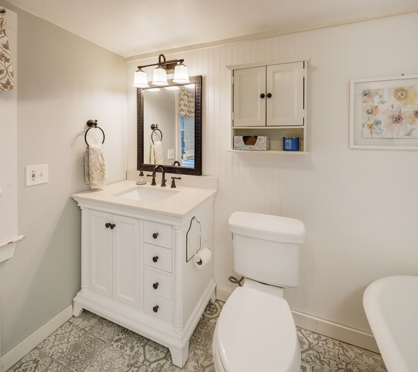 777 St, East Bridgewater MA 02324-2403 exterior