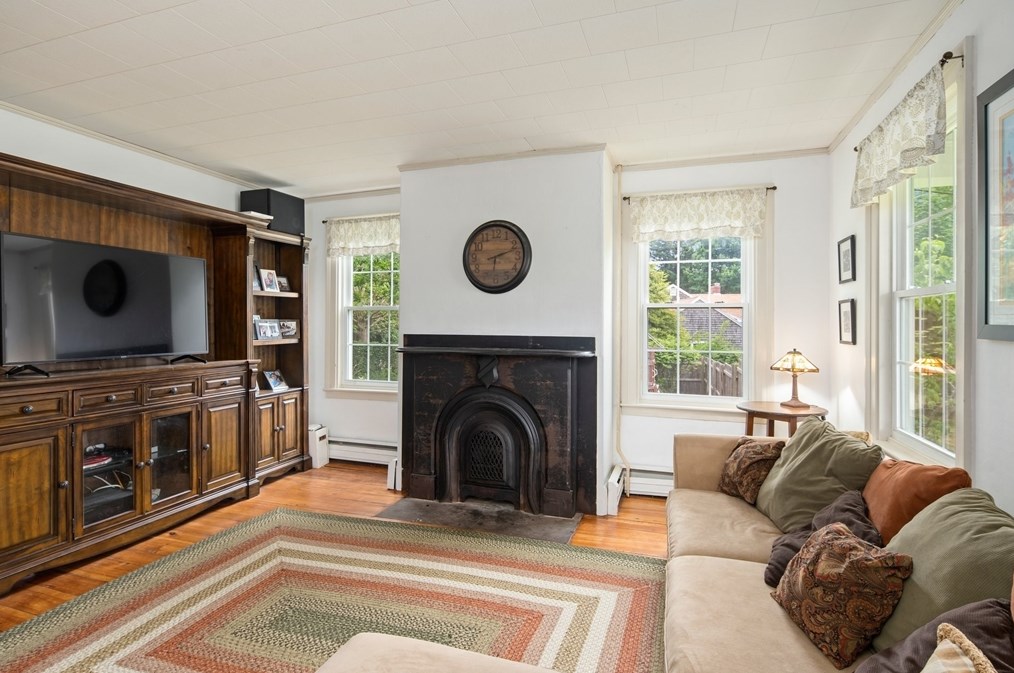 777 St, East Bridgewater MA 02324-2403 exterior