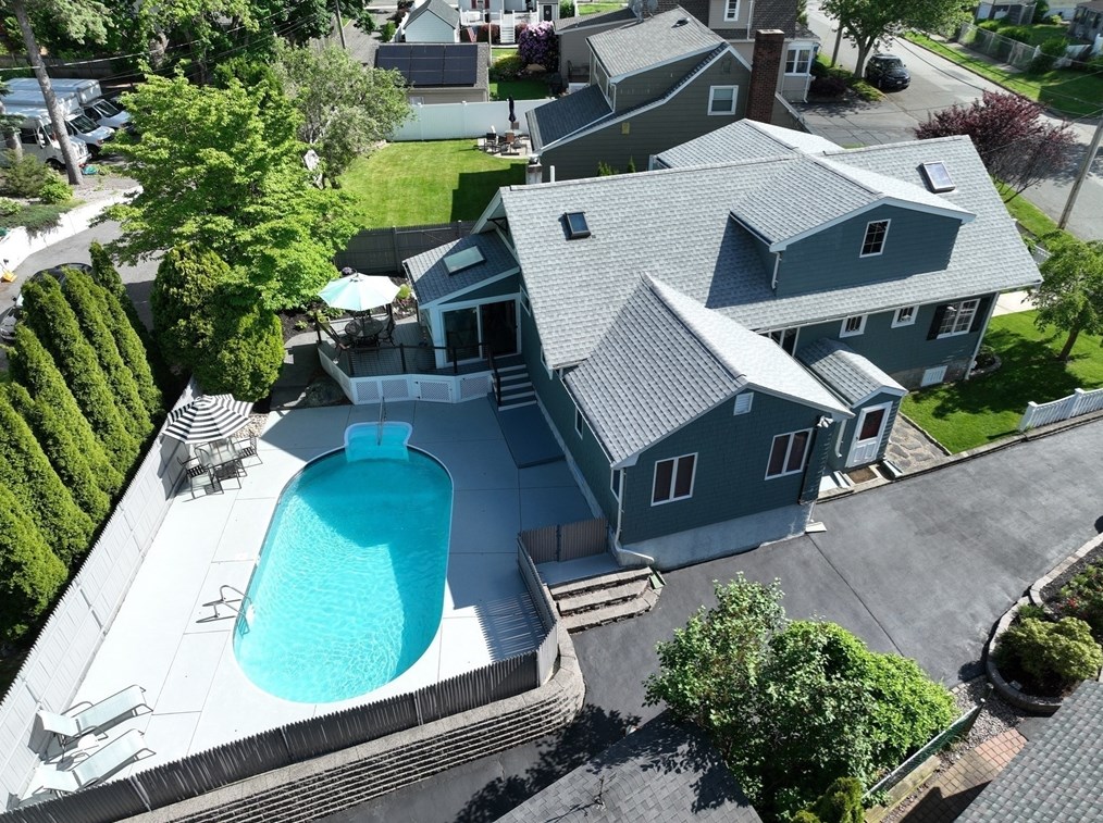 52 Pearson St, Saugus, MA 01906-2337