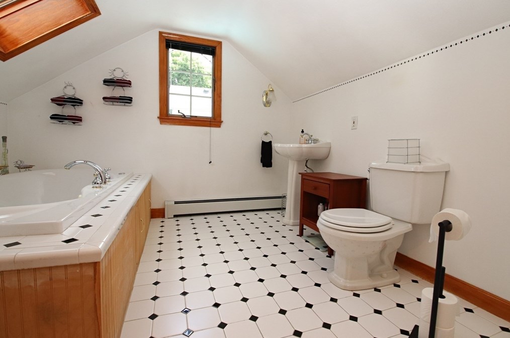 52 Pearson St, Saugus MA  01906 exterior