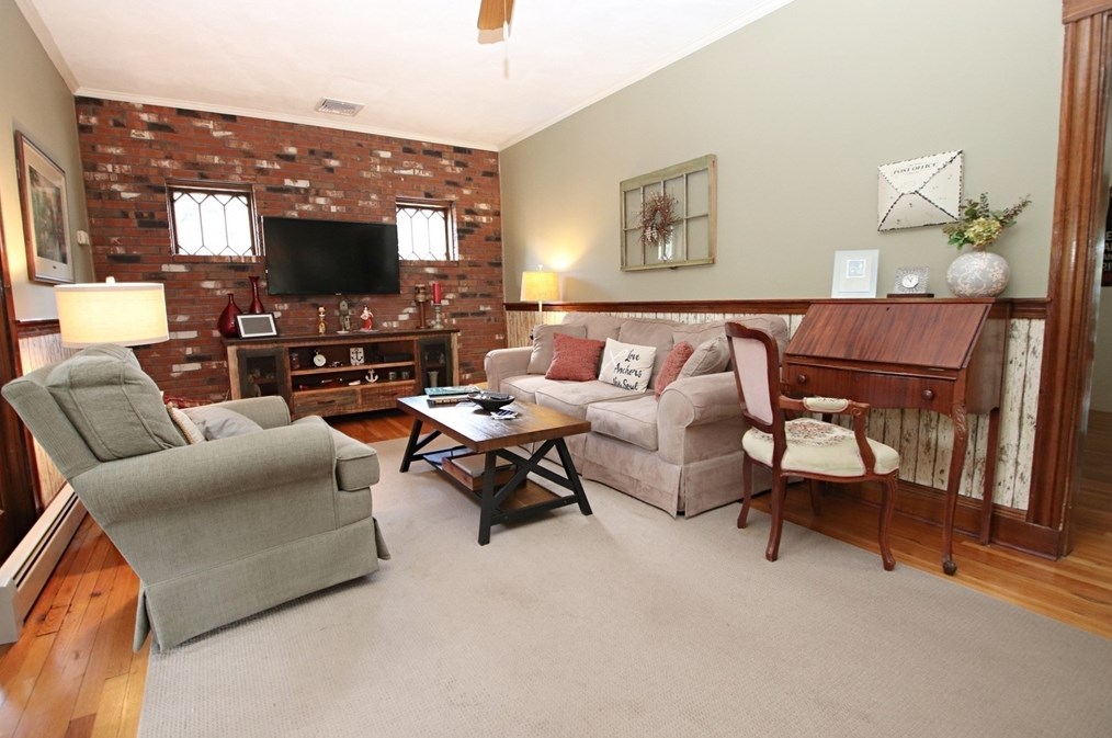 52 Pearson St, Saugus MA  01906 exterior