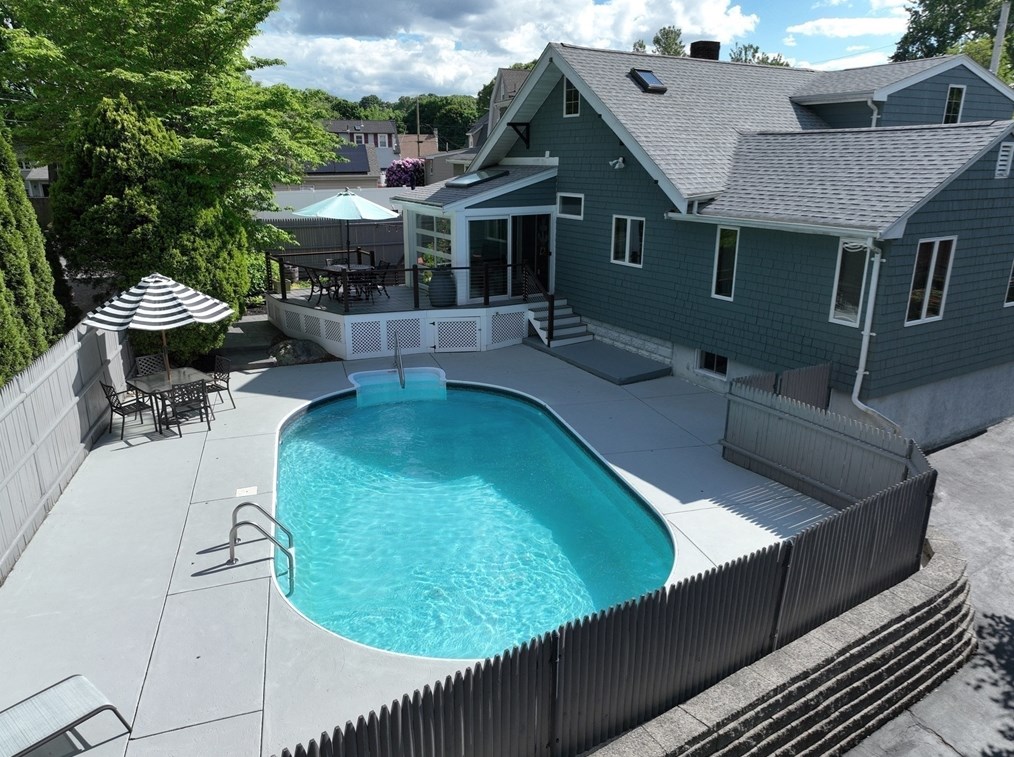 52 Pearson St, Saugus MA  01906 exterior