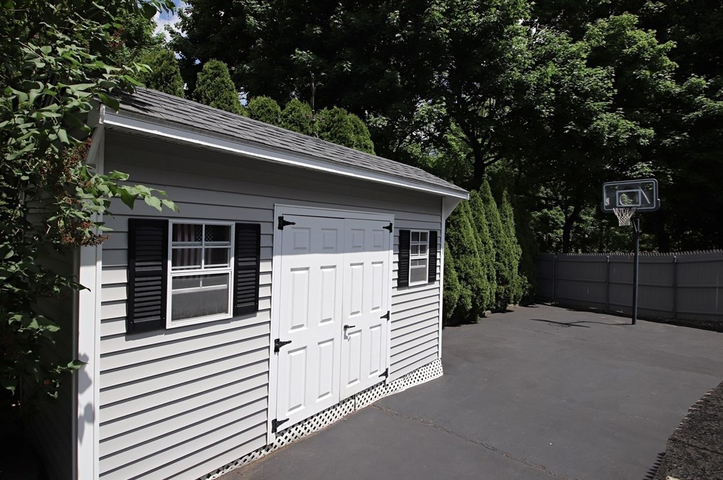 52 Pearson St, Saugus MA  01906 exterior