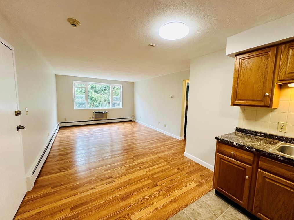 1105 Lexington St #8-4, Waltham, MA 02452