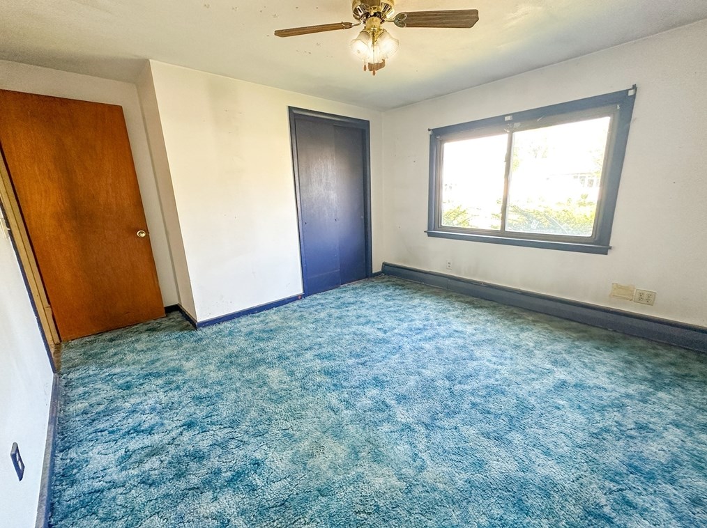 43 Falmouth Rd, Chicopee MA 01020-3806 exterior