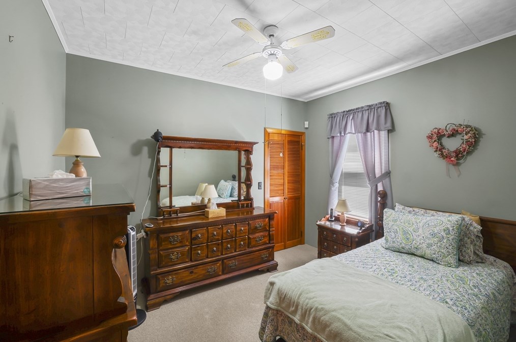 51 Calumet St, New Bedford MA 02744-1415 exterior