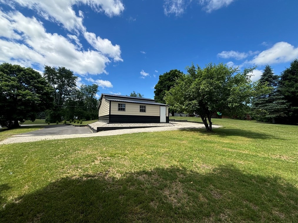 39 Washington Ave, Royalston MA 01331-9552 exterior