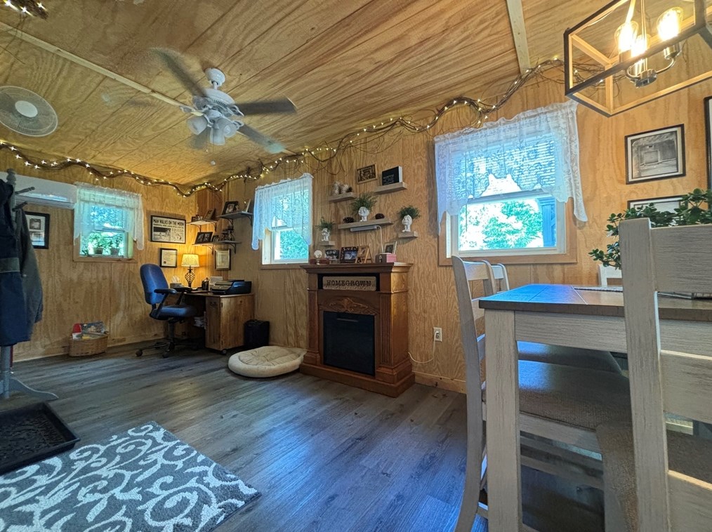 39 Washington Ave, Royalston MA 01331-9552 exterior