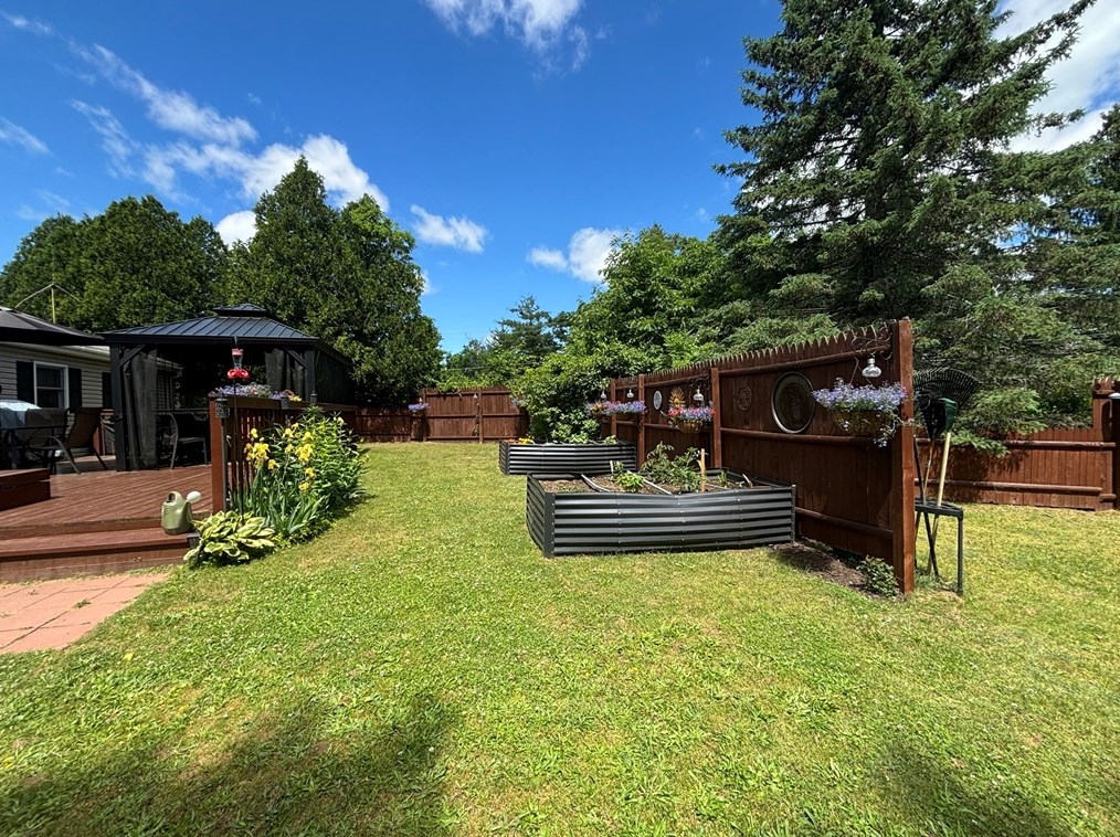 39 Washington Ave, Royalston MA 01331-9552 exterior