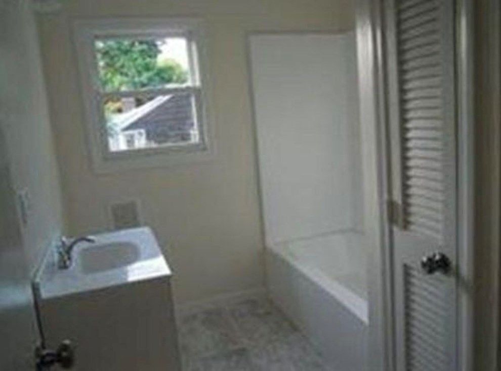 394 School St, Whitman MA 02382-1947 exterior