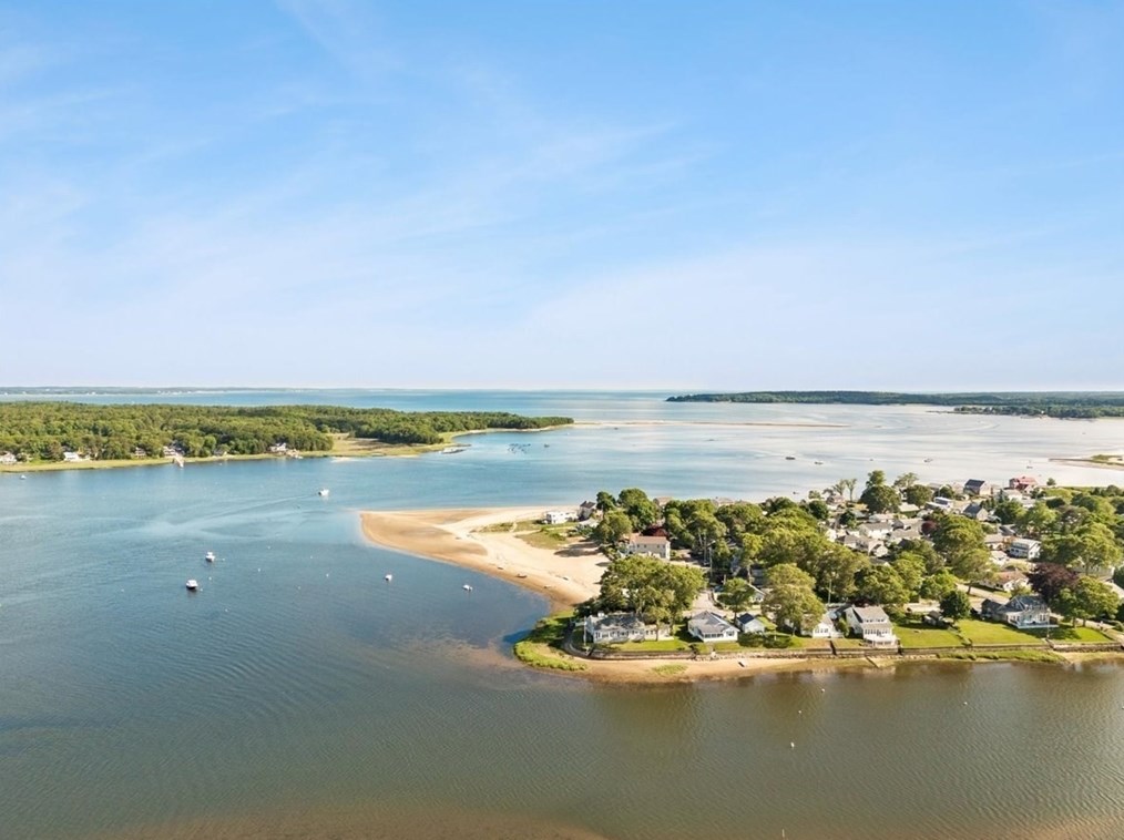 14 Pinehurst Dr, Wareham MA  02571-2065 exterior