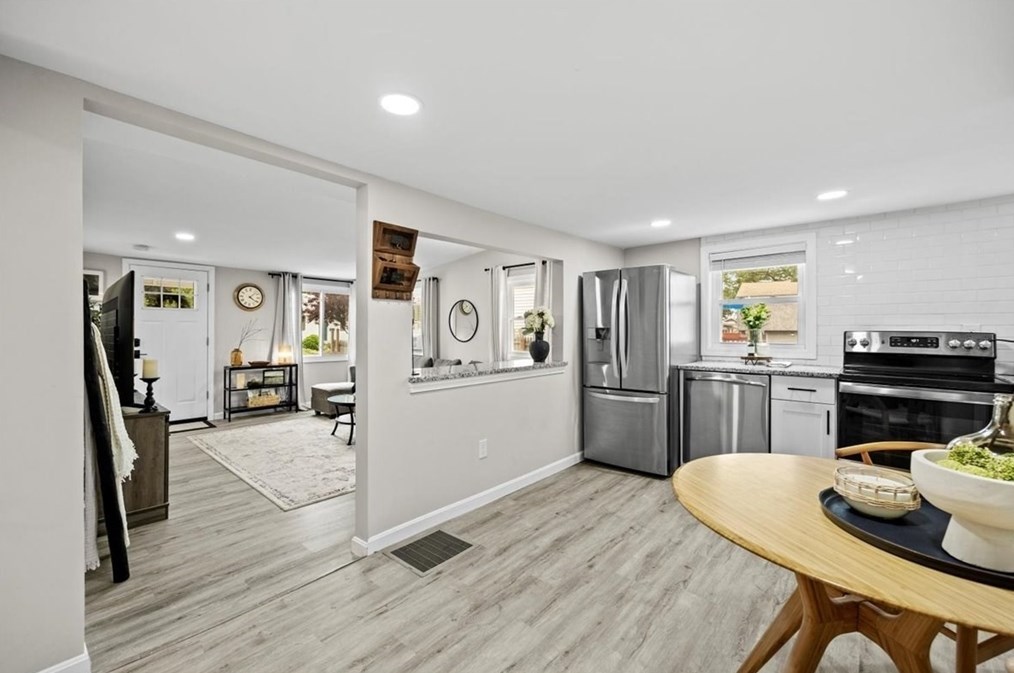 14 Pinehurst Dr, Wareham MA  02571-2065 exterior