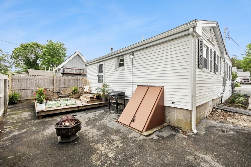 14 Pinehurst Dr, Wareham MA  02571-2065 exterior