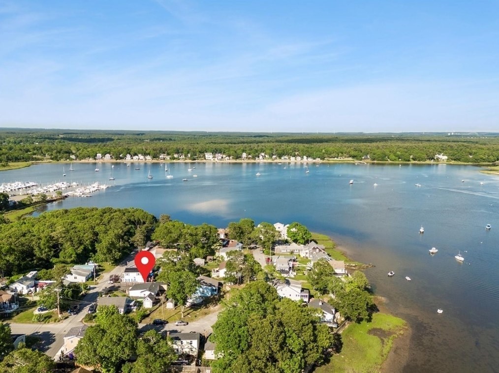 14 Pinehurst Dr, Wareham MA  02571-2065 exterior