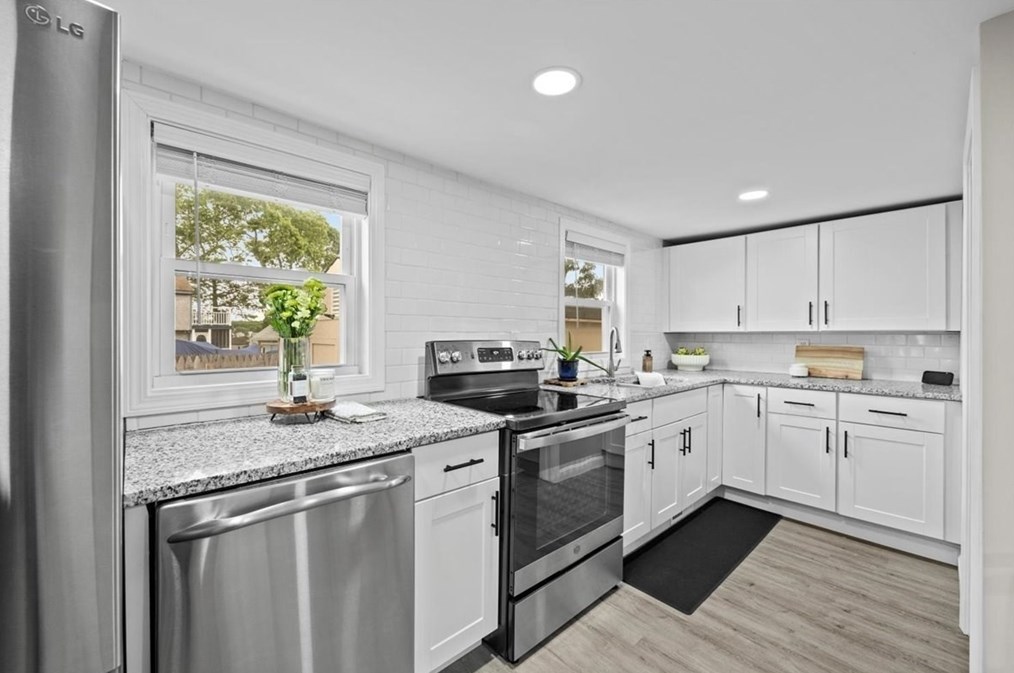 14 Pinehurst Dr, Wareham MA  02571-2065 exterior