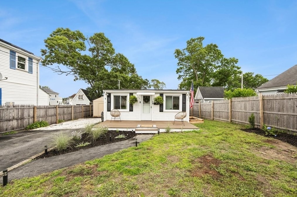 14 Pinehurst Dr, Wareham MA  02571-2065 exterior