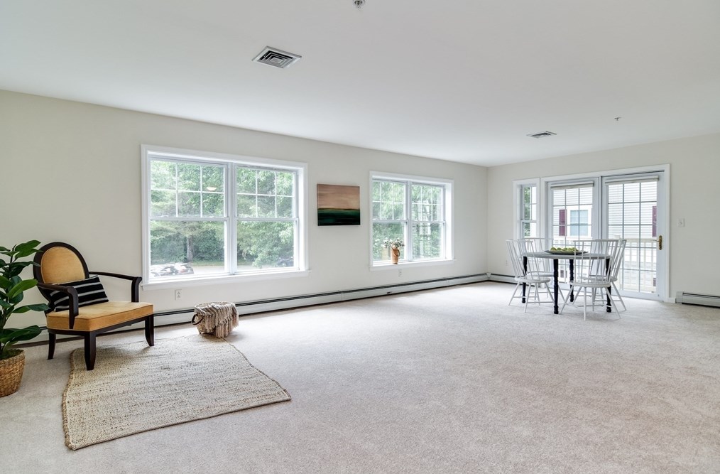 34 Meeting House Ln #207, Stow, MA 01775