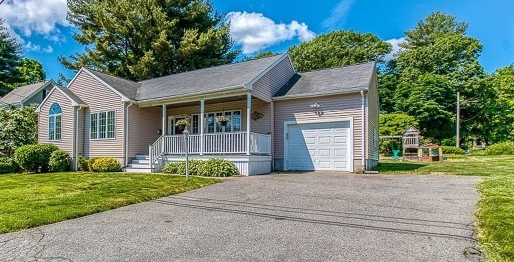 223 Fairbanks Rd, Dedham, MA 02026-4953