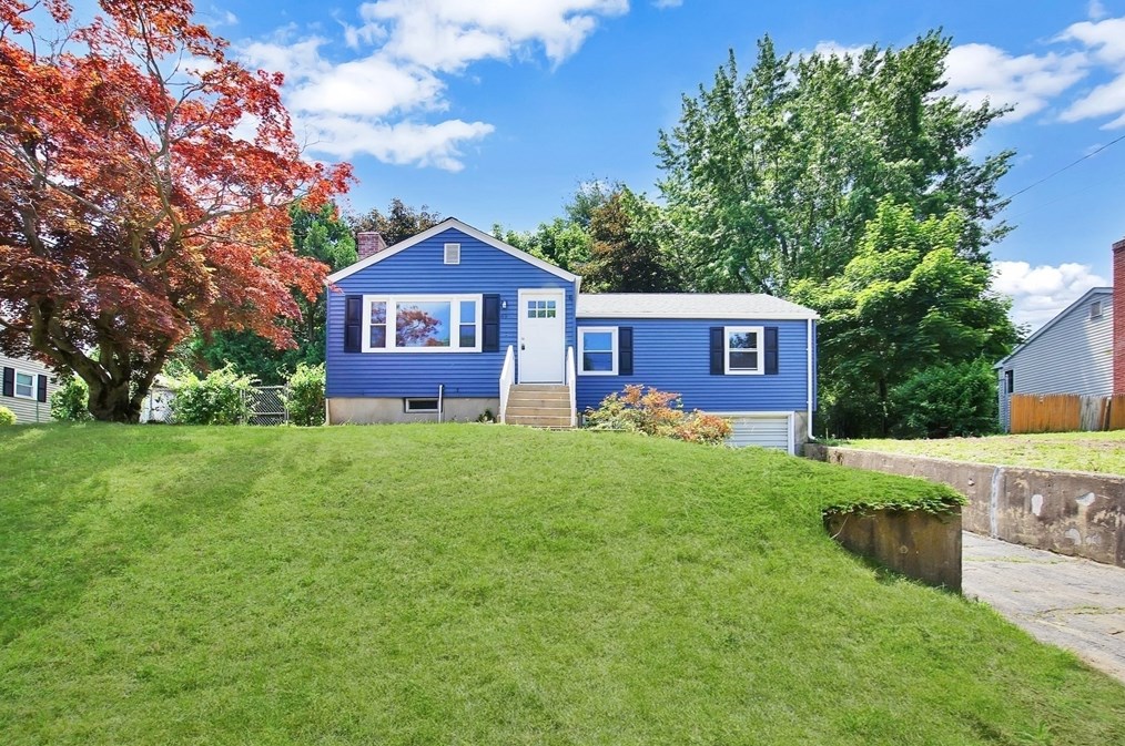 49 Pondview Dr, Chicopee MA 01020-2139 exterior