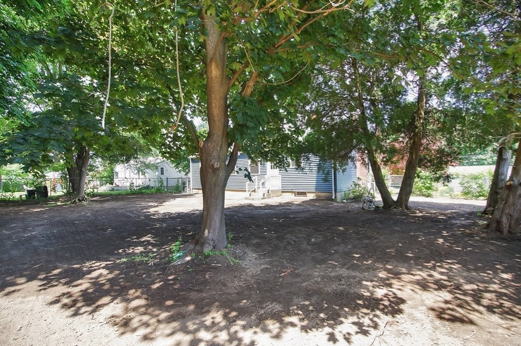 49 Pondview Dr, Chicopee MA 01020-2139 exterior