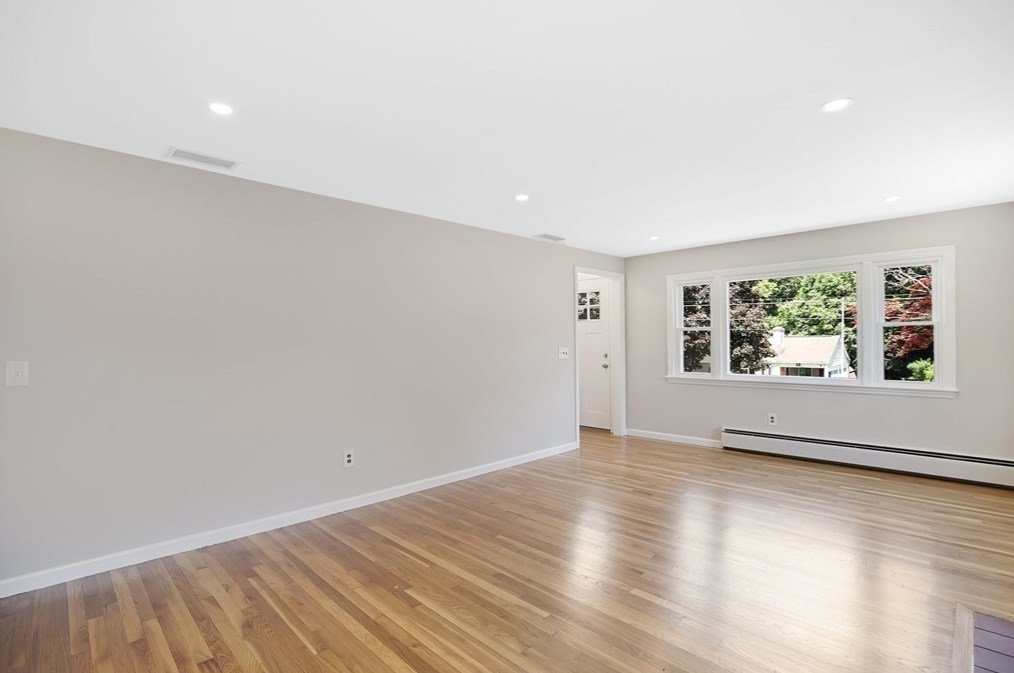 49 Pondview Dr, Chicopee MA 01020-2139 exterior