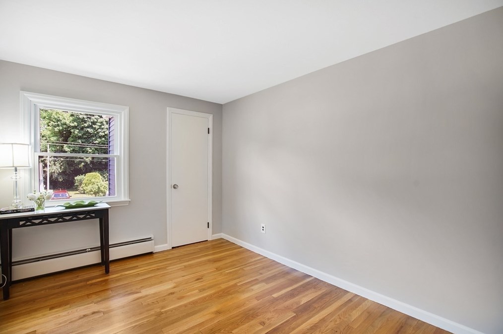 49 Pondview Dr, Chicopee MA 01020-2139 exterior