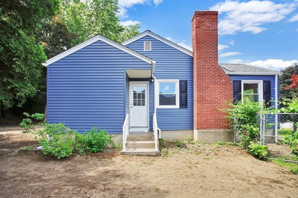 49 Pondview Dr, Chicopee MA 01020-2139 exterior