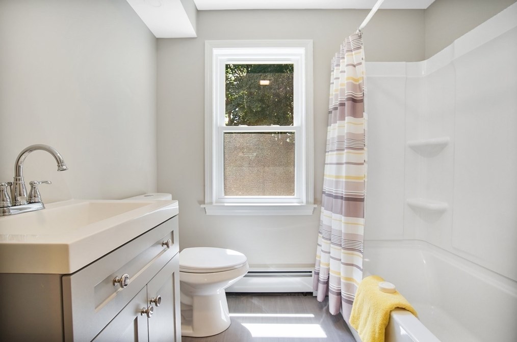 49 Pondview Dr, Chicopee MA 01020-2139 exterior