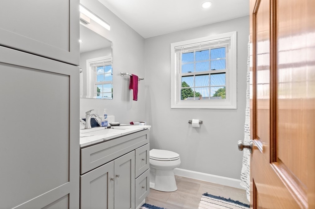 49 Adams St, Haverhill MA 01830-6861 exterior