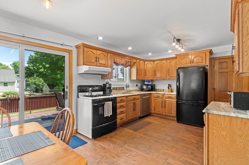 49 Adams St, Haverhill MA 01830-6861 exterior