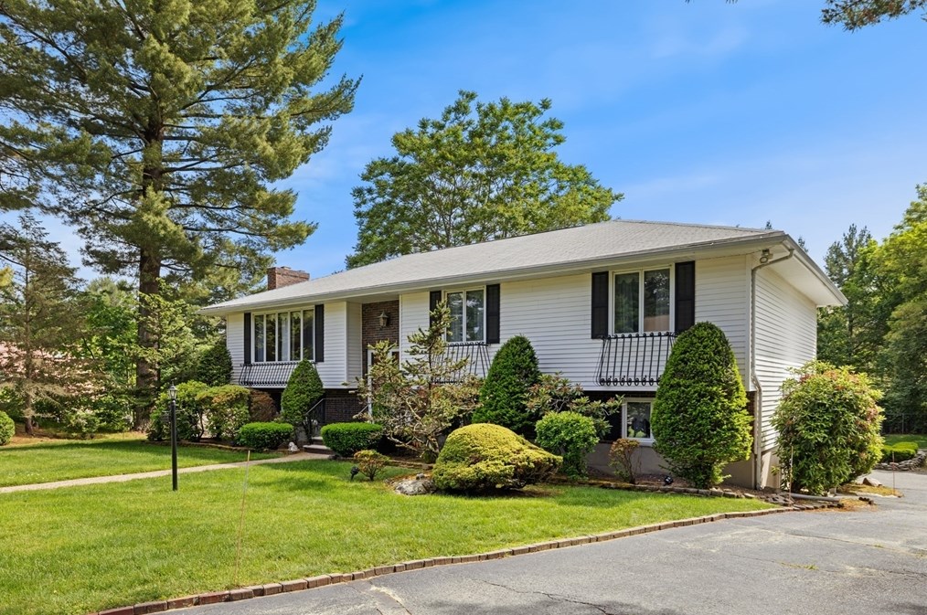 6 Pine Tree Dr, Saugus, MA 01906 exterior