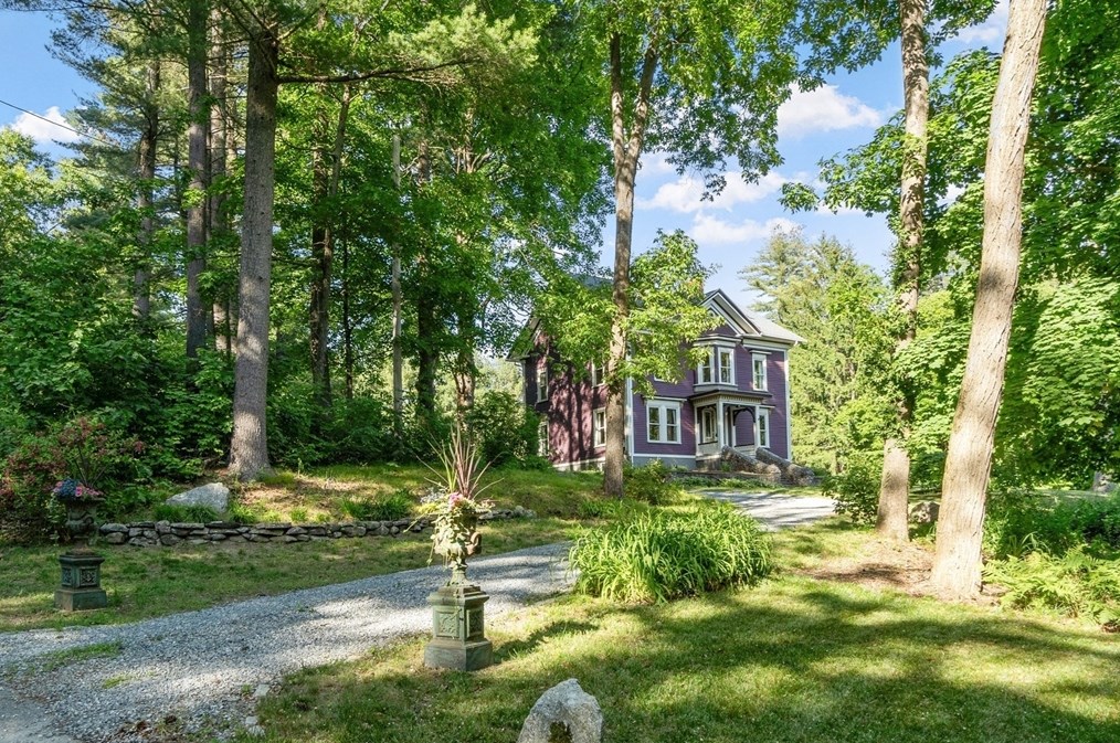 581 Wattaquadock Hill Rd, Bolton, MA 01740