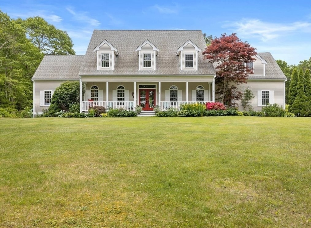 32 Cedar Oaks Dr, Plymouth, MA 02360 exterior