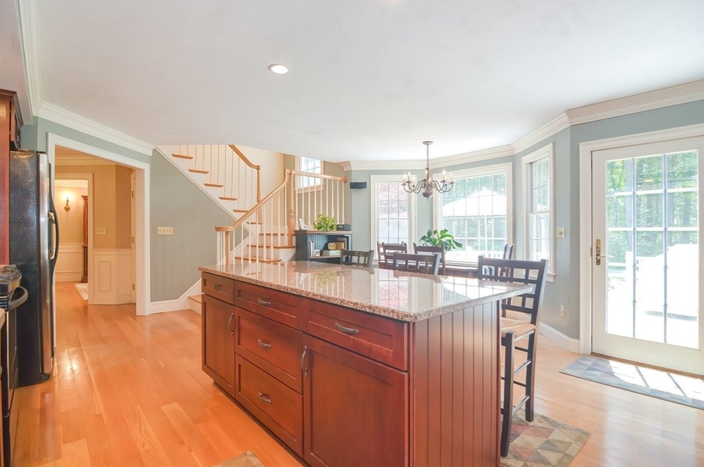 4 Evans Ln, Norfolk MA 02056-1545 exterior